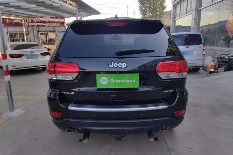 Used Jeep Grand Cherokee 2015 3.6L Elite Navigation Edition Exterior 4