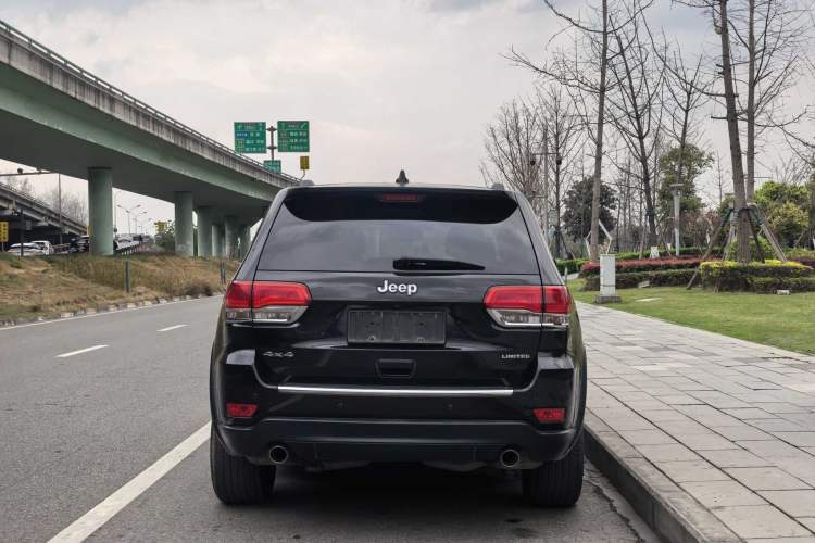 Used Jeep Grand Cherokee 2015 3.0L Elite Navigation Edition Exterior 4