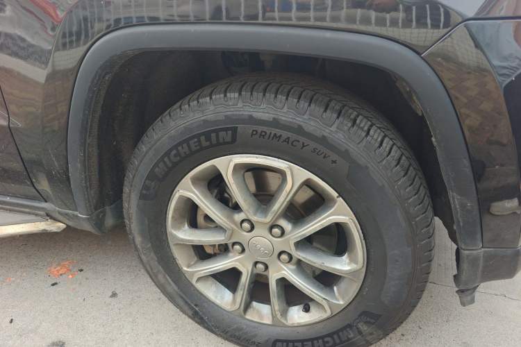 Used Jeep Grand Cherokee 2015 3.0L Comfort Navigation Edition Exterior 7