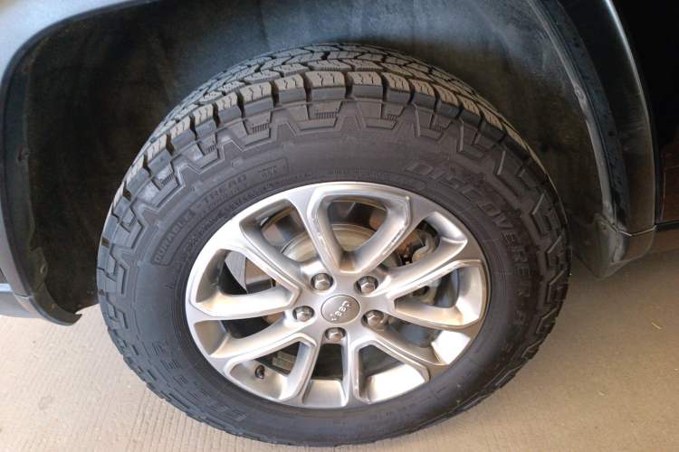 Used Jeep Grand Cherokee 2015 3.0L Elite Navigation Edition Exterior 8