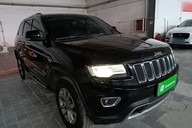 Used Jeep Grand Cherokee 2015 3.0L Comfort Navigation Edition Front Right 45 Deg