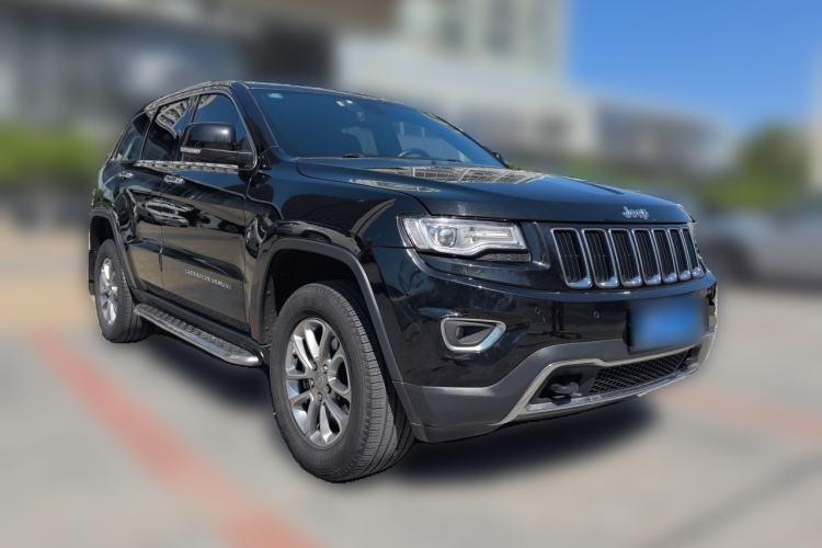 Used Jeep Grand Cherokee 2015 3.0L Comfort Navigation Edition Front Right 45 Deg