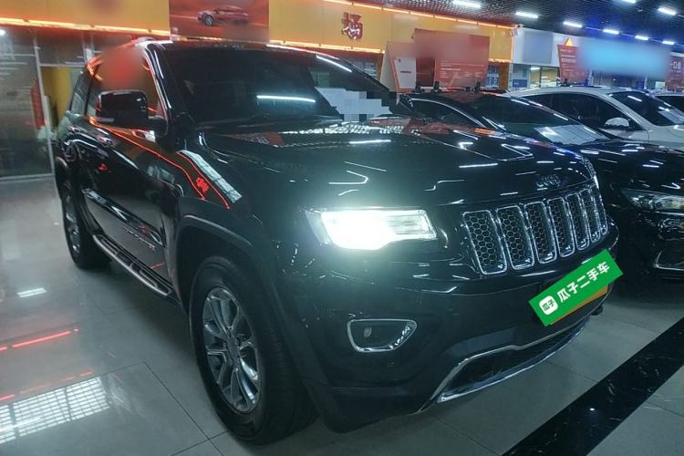 Used Jeep Grand Cherokee 2015 3.0L Comfort Navigation Edition Front Right 45 Deg