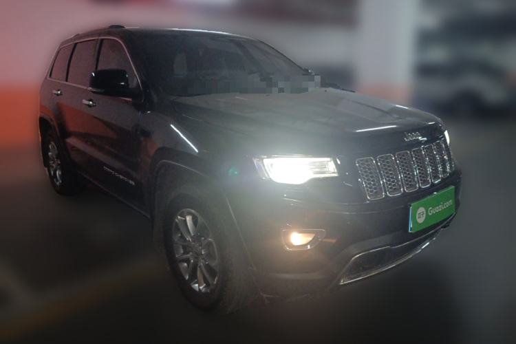 Used Jeep Grand Cherokee 2015 3.0TD Diesel Comfort Navigation Edition Front Right 45 Deg