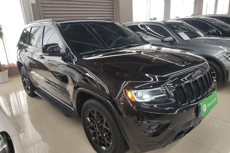 Used Jeep Grand Cherokee 2015 3.0L Comfort Navigation Edition Front Right 45 Deg