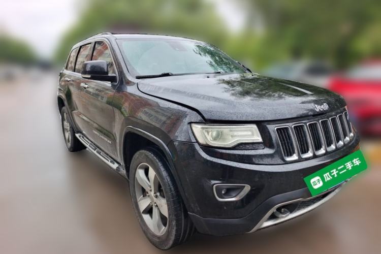 Used Jeep Grand Cherokee 2015 3.6L Luxury Navigation Edition Front Right 45 Deg