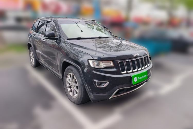 Used Jeep Grand Cherokee 2015 3.0TD Diesel Comfort Navigation Edition Front Right 45 Deg