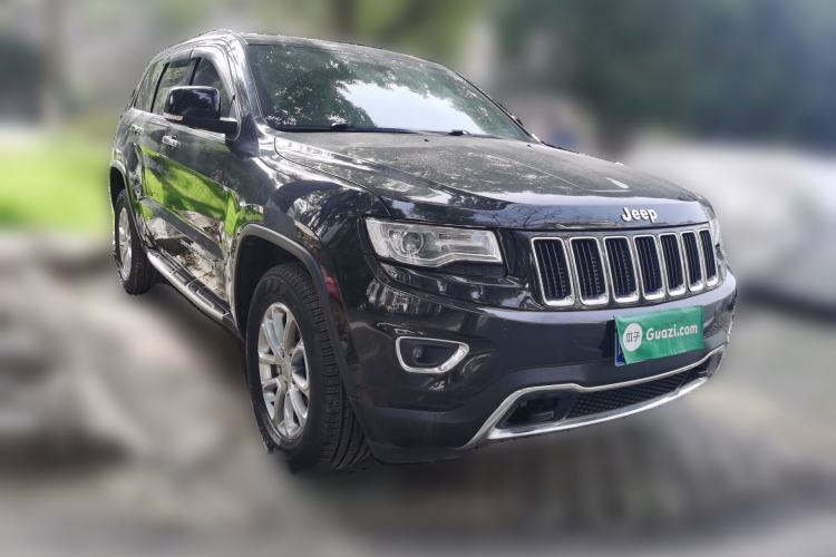 Used Jeep Grand Cherokee 2015 3.0TD Diesel Comfort Navigation Edition Front Right 45 Deg
