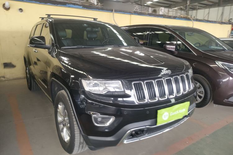 Used Jeep Grand Cherokee 2015 3.0L Elite Navigation Edition Front Right 45 Deg