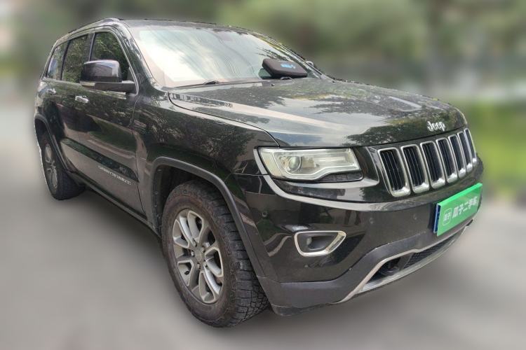 Used Jeep Grand Cherokee 2015 3.0L Comfort Navigation Edition Front Right 45 Deg
