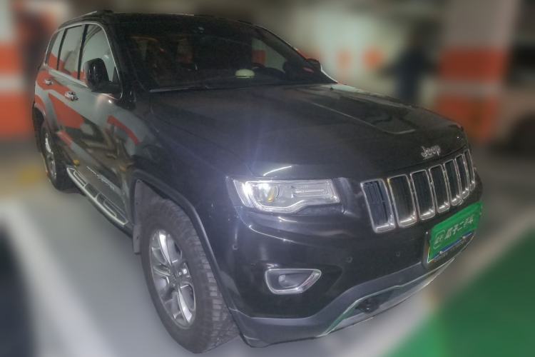 Used Jeep Grand Cherokee 2015 3.0L Comfort Navigation Edition Front Right 45 Deg
