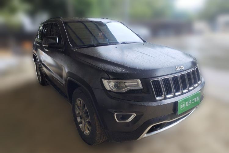 Used Jeep Grand Cherokee 2015 3.0TD Diesel Comfort Navigation Edition Front Right 45 Deg