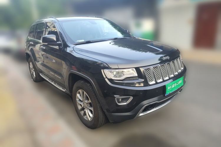 Used Jeep Grand Cherokee 2015 3.0L Comfort Navigation Edition Front Right 45 Deg