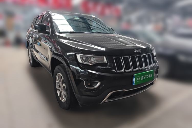 Used Jeep Grand Cherokee 2015 3.0L Comfort Navigation Edition Front Right 45 Deg