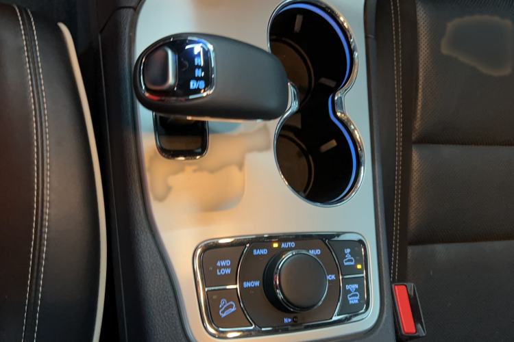 Used Jeep Grand Cherokee 2015 3.6L Luxury Navigation Edition Gear Lever