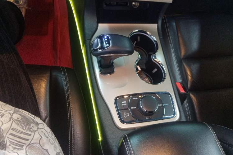 Used Jeep Grand Cherokee 2015 3.0L Comfort Navigation Edition Gear Lever