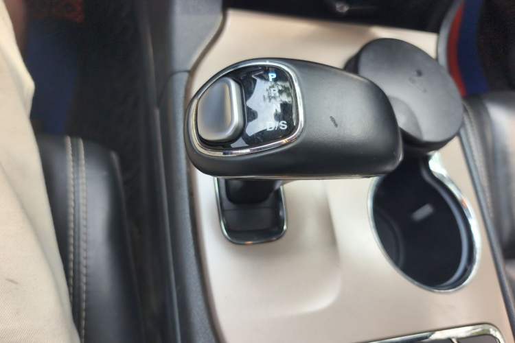Used Jeep Grand Cherokee 2015 3.0L Comfort Navigation Edition Gear Lever
