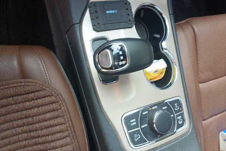 Used Jeep Grand Cherokee 2015 3.6L Flagship Prestige Edition Gear Lever