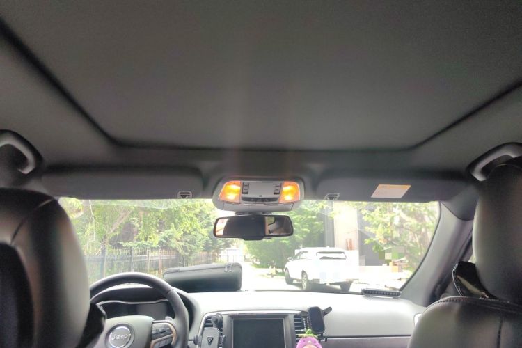 Used Jeep Grand Cherokee 2015 3.0L Comfort Navigation Edition Headliner