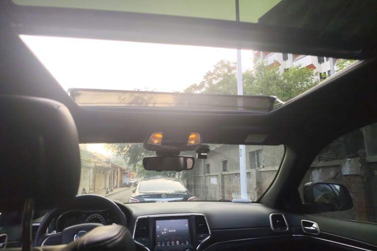 Used Jeep Grand Cherokee 2015 3.0L Comfort Navigation Edition Headliner
