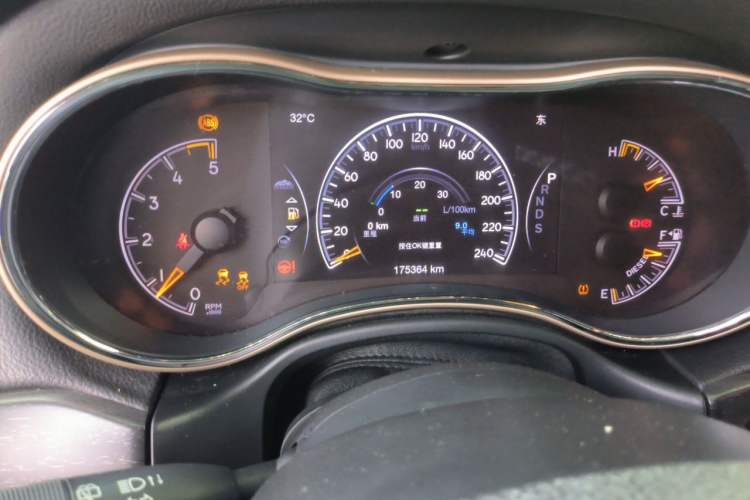 Used Jeep Grand Cherokee 2015 3.0TD Diesel Comfort Navigation Edition Instrument Cluster