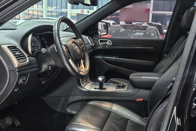 Used Jeep Grand Cherokee 2015 3.0L Elite Navigation Edition Interior 1