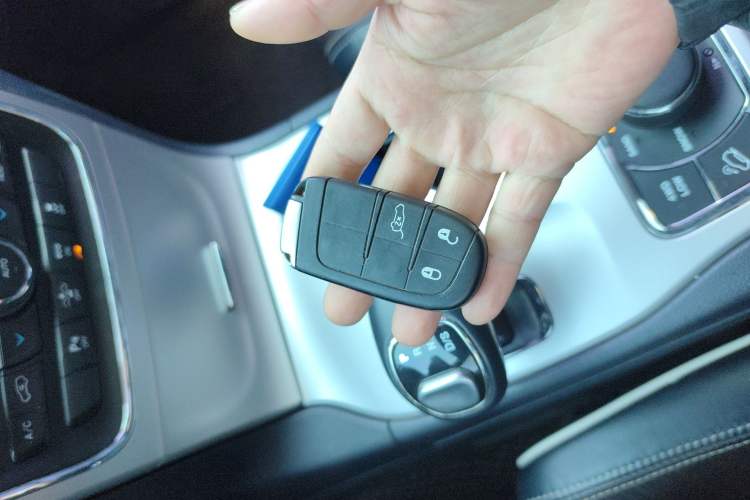 Used Jeep Grand Cherokee 2015 3.6L Luxury Navigation Edition Interior 1