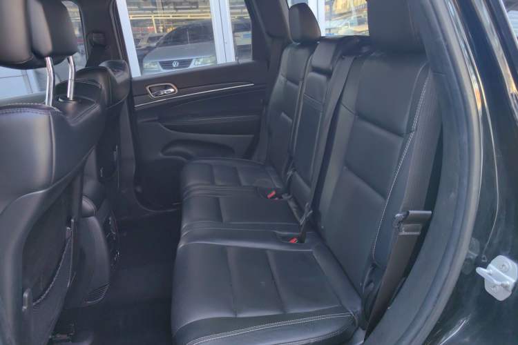 Used Jeep Grand Cherokee 2015 3.6L Elite Navigation Edition Interior 1