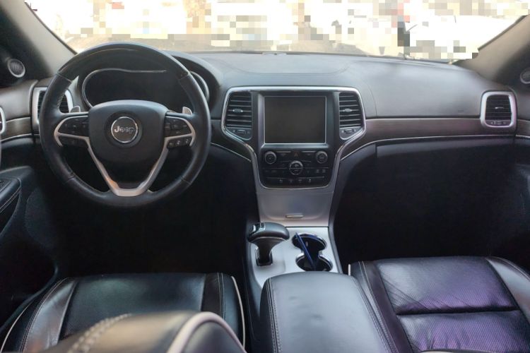 Used Jeep Grand Cherokee 2015 3.6L Luxury Navigation Edition Interior 2