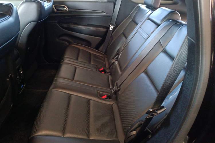 Used Jeep Grand Cherokee 2015 3.0L Elite Navigation Edition Interior 4