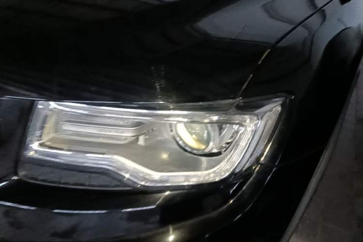 Used Jeep Grand Cherokee 2015 3.0L Comfort Navigation Edition Left Front Headlight