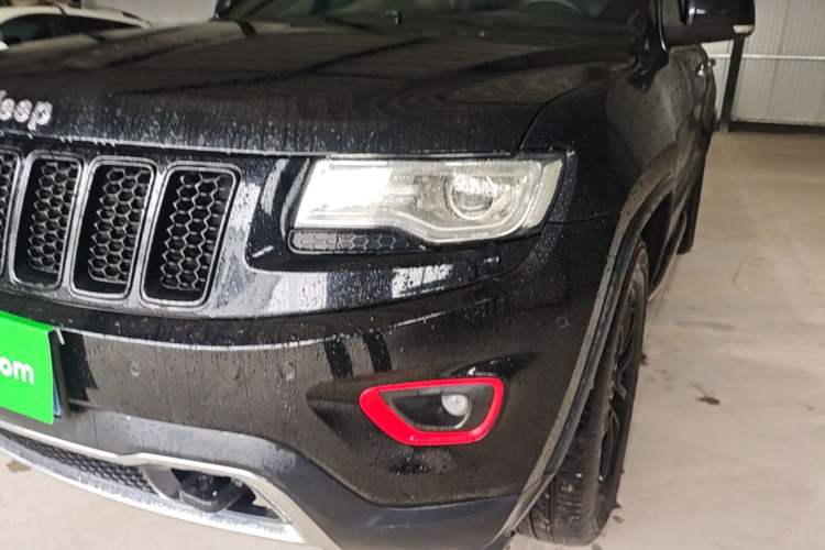 Used Jeep Grand Cherokee 2015 3.0TD Diesel Comfort Navigation Edition Left Front Headlight