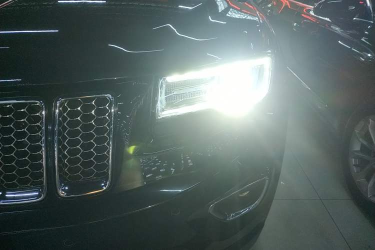 Used Jeep Grand Cherokee 2015 3.0L Comfort Navigation Edition Left Front Headlight