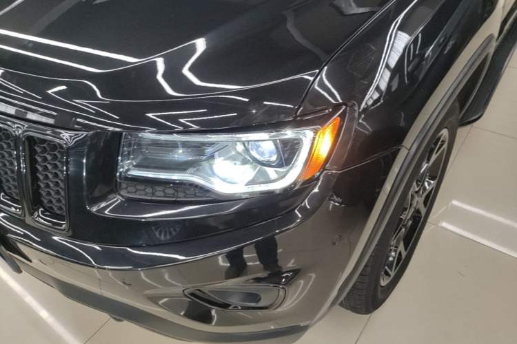 Used Jeep Grand Cherokee 2015 3.0L Comfort Navigation Edition Left Front Headlight