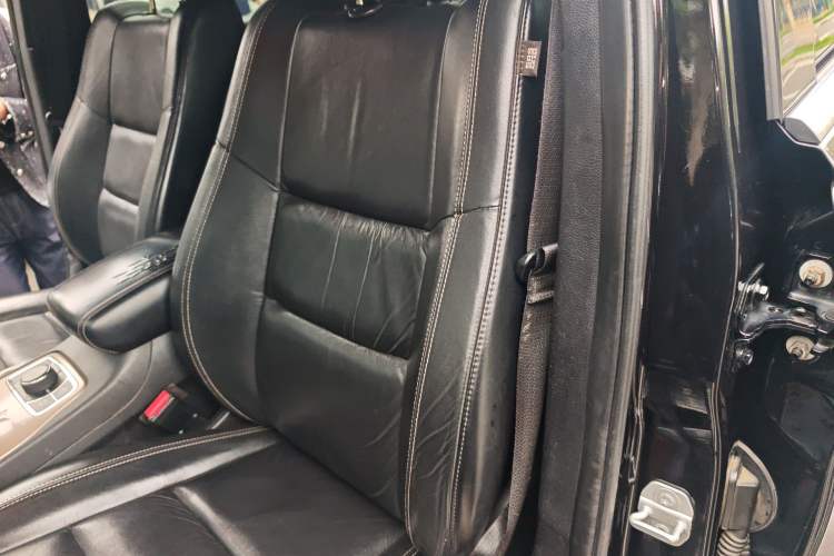 Used Jeep Grand Cherokee 2015 3.0L Comfort Navigation Edition Left Front Seat