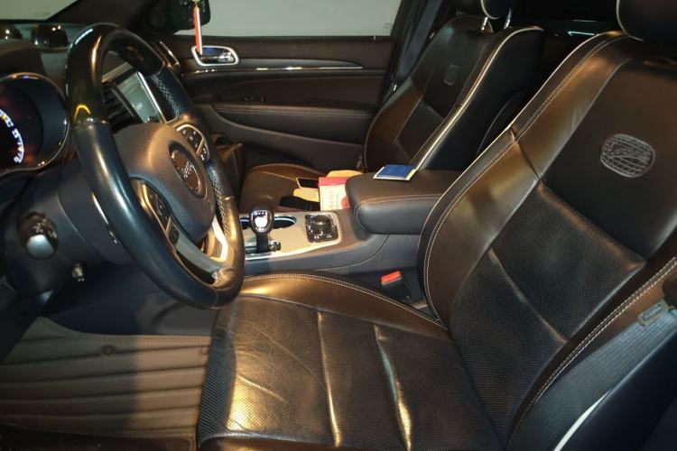Used Jeep Grand Cherokee 2015 3.6L Luxury Navigation Edition Left Front Seat