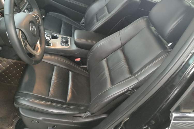 Used Jeep Grand Cherokee 2015 3.0L Comfort Navigation Edition Left Front Seat