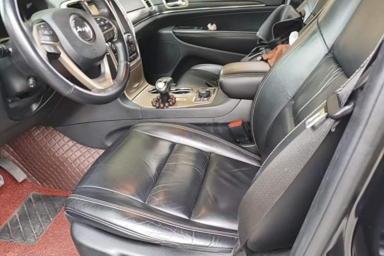 Used Jeep Grand Cherokee 2015 3.0L Comfort Navigation Edition Left Front Seat