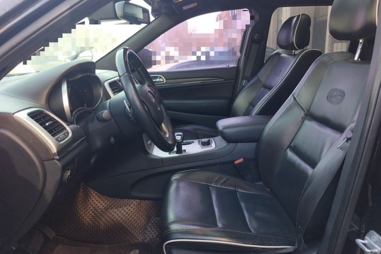 Used Jeep Grand Cherokee 2015 3.6L Luxury Navigation Edition Left Front Seat