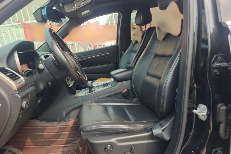 Used Jeep Grand Cherokee 2015 3.0L Comfort Navigation Edition Left Front Seat
