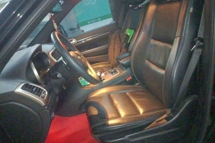 Used Jeep Grand Cherokee 2015 3.0TD Diesel Comfort Navigation Edition Left Front Seat