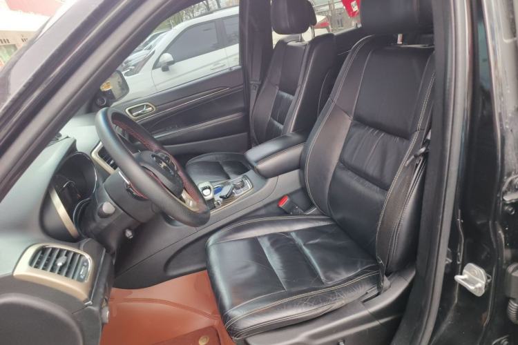 Used Jeep Grand Cherokee 2015 3.0TD Diesel Comfort Navigation Edition Left Front Seat