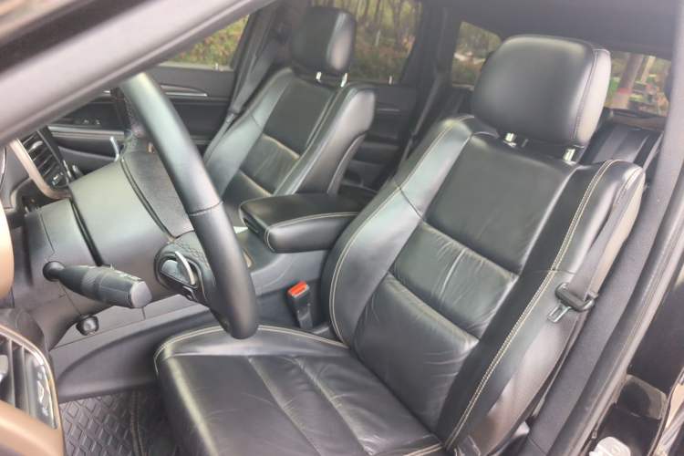 Used Jeep Grand Cherokee 2015 3.0L Comfort Navigation Edition Left Front Seat