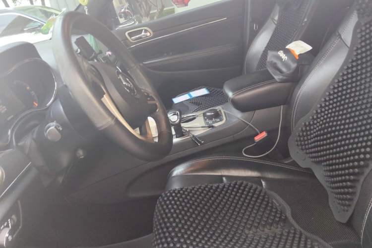 Used Jeep Grand Cherokee 2015 3.0L Elite Navigation Edition Left Front Seat