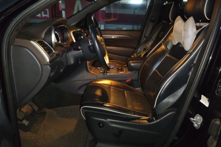 Used Jeep Grand Cherokee 2015 3.6L Elite Navigation Edition Left Front Seat