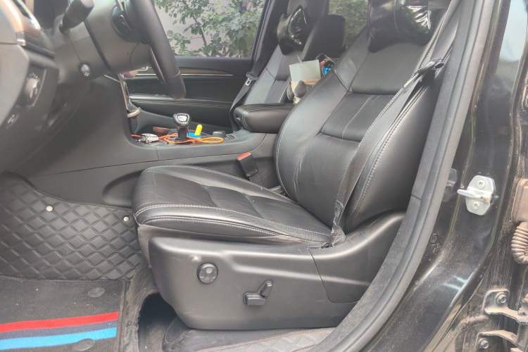 Used Jeep Grand Cherokee 2015 3.0L Comfort Navigation Edition Left Front Seat