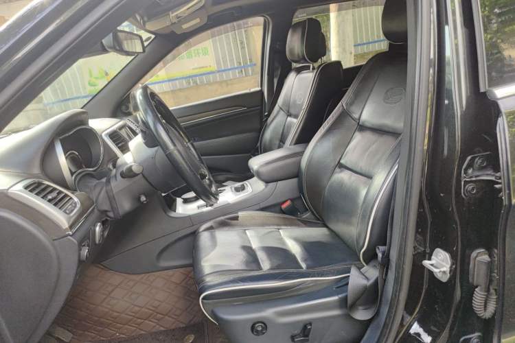 Used Jeep Grand Cherokee 2015 3.6L Elite Navigation Edition Left Front Seat