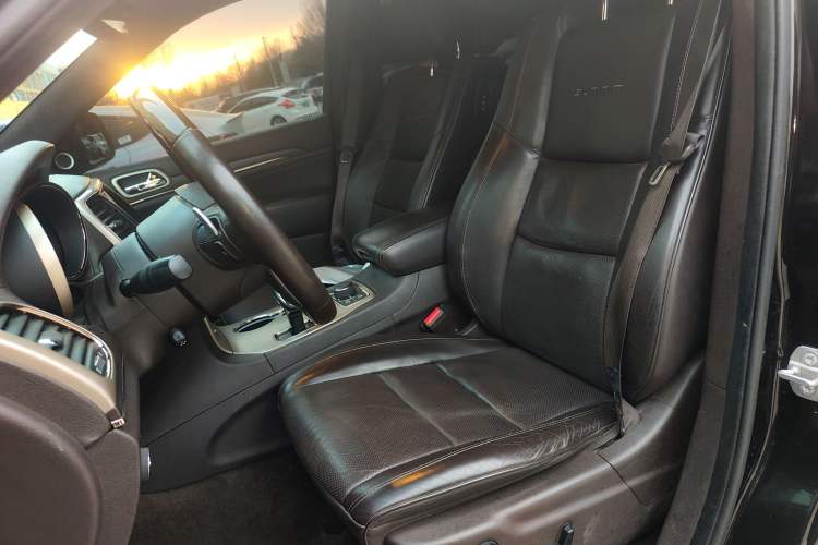 Used Jeep Grand Cherokee 2015 3.6L Flagship Prestige Edition Left Front Seat