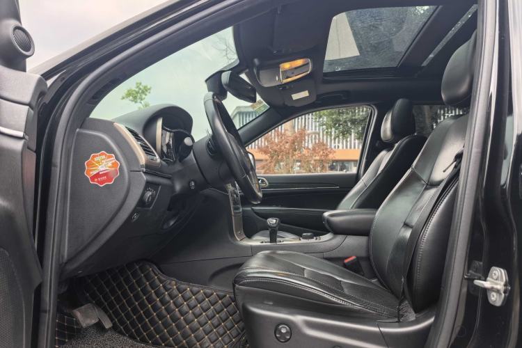 Used Jeep Grand Cherokee 2015 3.0L Elite Navigation Edition Left Front Seat