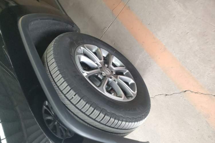 Used Jeep Grand Cherokee 2015 3.0L Elite Navigation Edition Left Front Wheel Hub